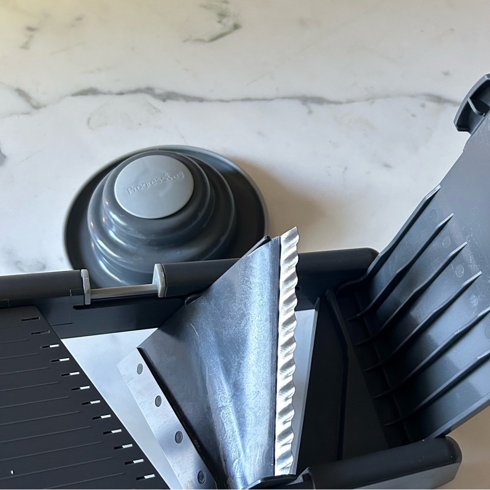 Progressive Multi-Mandoline Plus - Picture 9 of 16